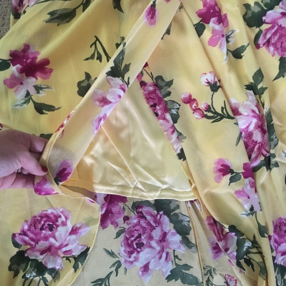 Floral Boutique Maxi - Picture 3 of 4